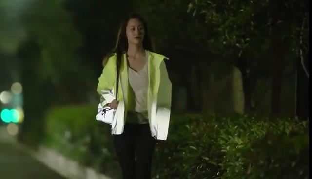 Mode reflektierende Kleidung besteht aus reflektierender Stoff, guter Reflexion in der Nacht. Gib dir Mode und sichere Erfahrung