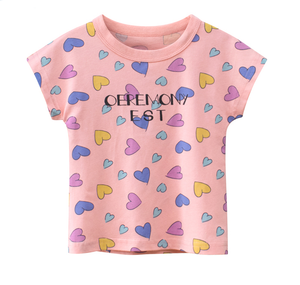 Neue Ankunftsmädchen arbeiten Kurzarm-T-Shirt um